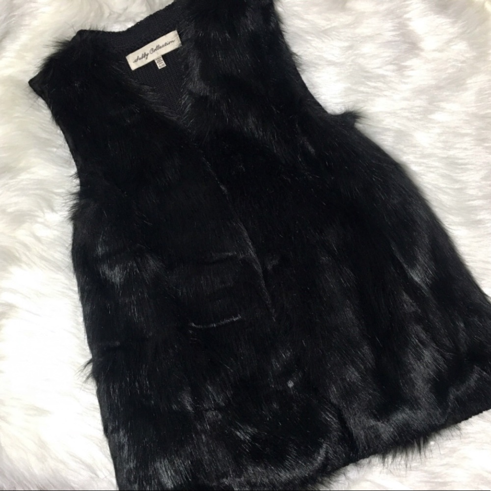 Faux fur black vest XL sweater knit